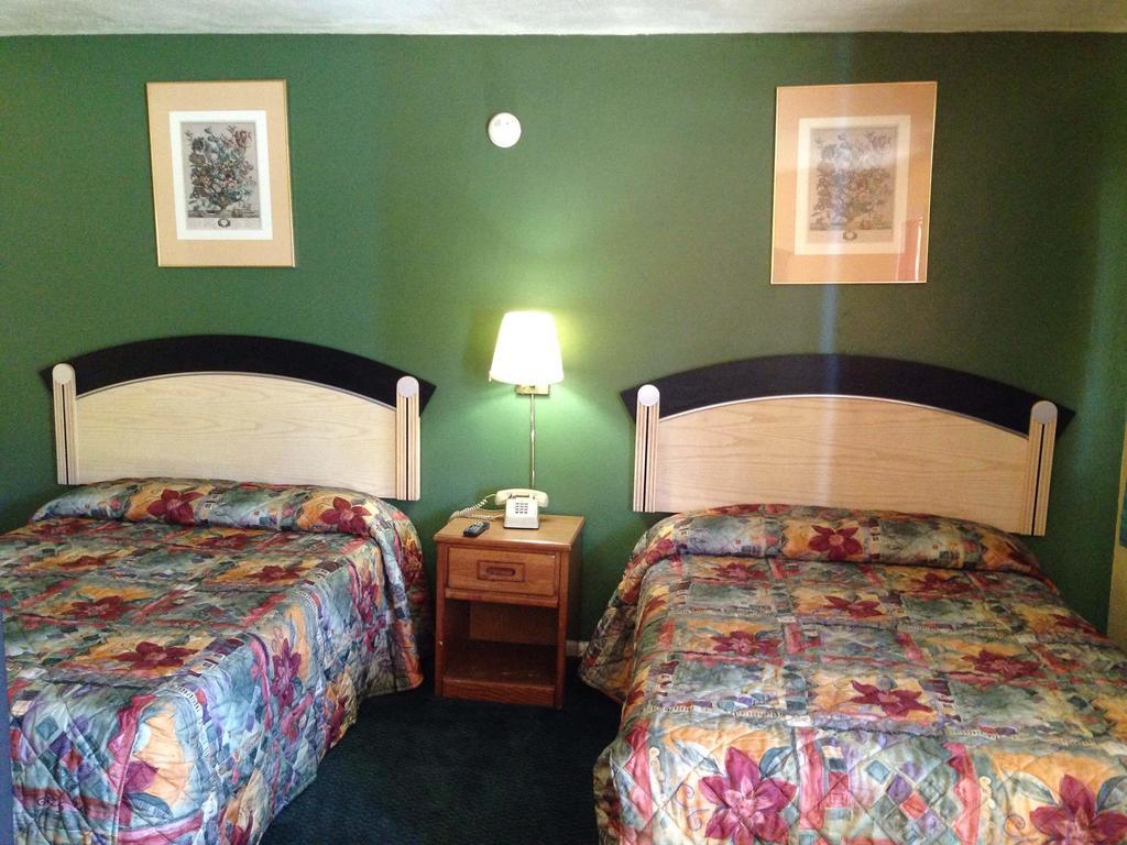 Florida Motel Gainesville Room photo